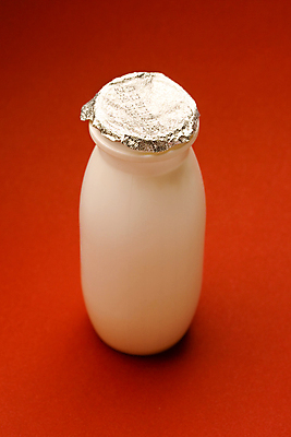 포토 JPG 해외이미지 음료 백그라운드 다이어트 그림자 사람없음 빨간색 세로 물 빛 우주 공백 장비 우유 흰색 액체 씻기 상품 컨테이너 플라스틱 은박지 세제 심볼 순수 오브젝트 싱글 상쾌 심플 요거트 고립 요구르트 화학약품 현실 해외포토 자연요소 감정 산업 컬러 컨셉 재질 유제품 건강 청결 화학 물질 파일형식 이미지허브