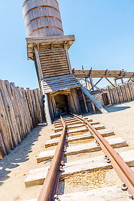포토 JPG 해외이미지 디자인 실루엣 산업 백그라운드 건축양식 자연 하늘 새로움 사람없음 건물 물 파란색 탑 금속 수확 흰색 시골 저수지 도시 작음 큼 컨테이너 옥상 오브젝트 탱크 캘리포니아 수납 타운 일반 옛날 철강 공급 해외포토 자연요소 건축물 건축 컬러 컨셉 농업 재질 촬영기법 미국 크기 생태계 파일형식 이미지허브