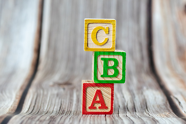 포토 JPG 해외이미지 캐릭터 알파벳 영어 교육 어린이 교실 학교 사람없음 목재 학습 세트 컬러풀 장난감 블록 유치원 편지 시작 개발 기본 지능 초보 해외포토 나무 문자 컬러 재료 사람 파일형식 이미지허브