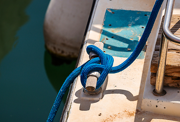 포토 JPG 해외이미지 산업 선 밧줄 바다 요트 교통시설 항해 사람없음 물 금속 항구 힘 장비 화물 공구 기둥 만 보트 황무지 땅 철 정박 부식 함선 해안도시 수로 포트 닻 부둣가 뱃놀이 힘찬 해외포토 자연요소 건축 줄 교통 컨셉 배_교통 재질 전통놀이 운송업 도구 도시 시설 파일형식 이미지허브