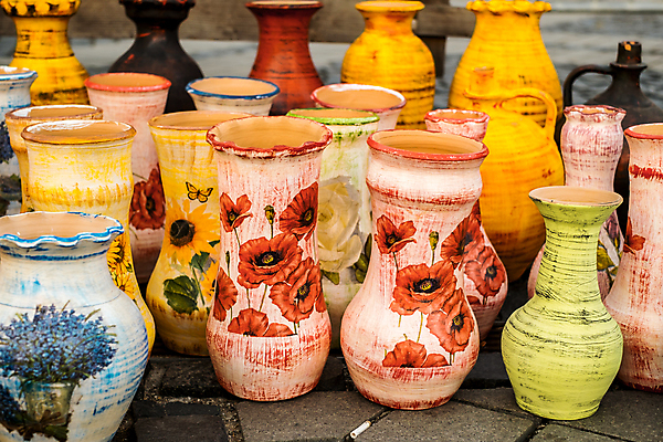 포토 JPG 해외이미지 전통 식기 접시 길 패턴 추상 요리 미술 사람없음 장식 컬러풀 갈색 주방 저녁식사 기구 도자기 원형 사발 시장 냄비 먹기 컵받침 오브젝트 복고 기념품 점토 토기 루마니아 민화 백자 핸드메이드 해외포토 도형 유럽 컬러 무늬 모션 문화예술 식사 용기_그릇 사기그릇 솥 받침대 그림 파일형식 이미지허브