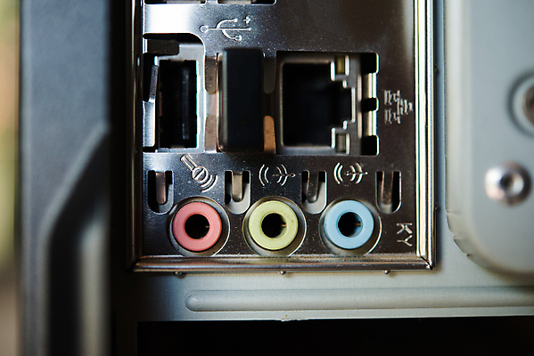 포토 JPG 해외이미지 통신 사람없음 컴퓨터 블록 장비 흰색 키보드 판넬 그물 네트워크 콘센트 플러그 전기에너지 쥐 연결 USB 메인 순환 오디오 포트 고립 랜 마더보드 메인보드 해외포토 컬러 모션 전자제품 에너지 설치류 파일형식 이미지허브