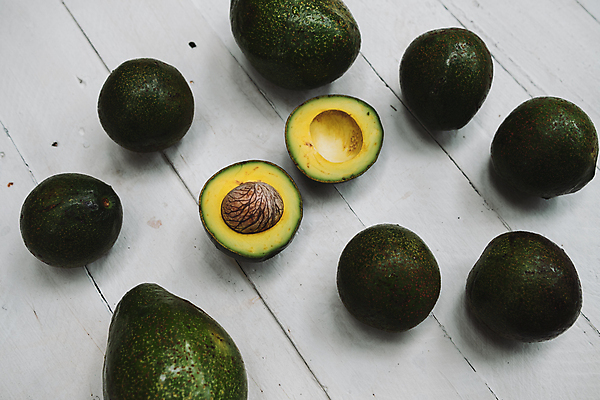 포토 JPG 해외이미지 음식 다이어트 채소 과일 재료 탁자 건강 사람없음 세로 컬러풀 시골 신선 유기농 아보카도 건강식 채식주의자 해외포토 웰빙 컬러 가구 채식 파일형식 이미지허브