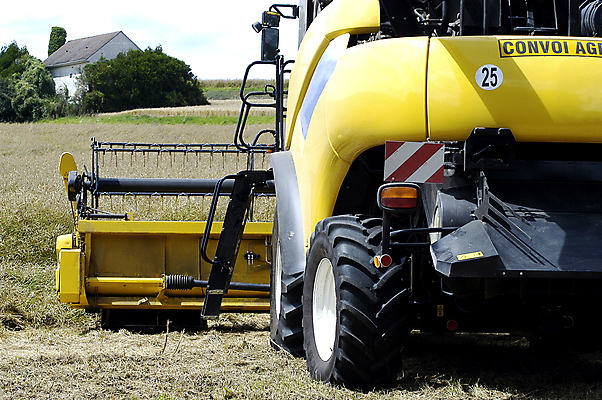 포토 JPG 해외이미지 식물 산업 음식 밭 농업 채소 자연 사람없음 여름 농작물 농장 노란색 기계 장비 수확 성장 작업 낟알 시리얼 유기농 트랙터 밭일 해외포토 웰빙 계절 컬러 농기계 생태계 특수차량 파일형식 이미지허브