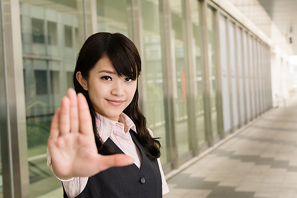 포토 JPG 해외이미지 주간 1 손 응시 여자 아시아 비즈니스 통신 손가락 한국 한명 사람 동양인 야외 건물 일본 중국 금지 가리킴 도시 업무 비즈니스우먼 도심 거절 대만 심볼 사인 동쪽 소통 그만 부정적 해외포토 자연요소 건축물 시선 감정 나라 컨셉 인종 손짓 신체부위 작업 직장인 방향 파일형식 이미지허브