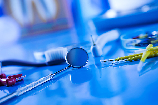 포토 JPG 해외이미지 사람없음 파란색 칫솔 치과용품 구강거울 해외포토 컬러 위생용품 의료용품 파일형식 이미지허브