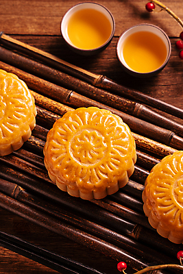 포토 JPG 해외이미지 디저트 실내 사람없음 찻잔 나무받침 월병 나무배경 해외포토 음식 백그라운드 잔 내부 목재 과자 받침대 중국전통 파일형식 이미지허브