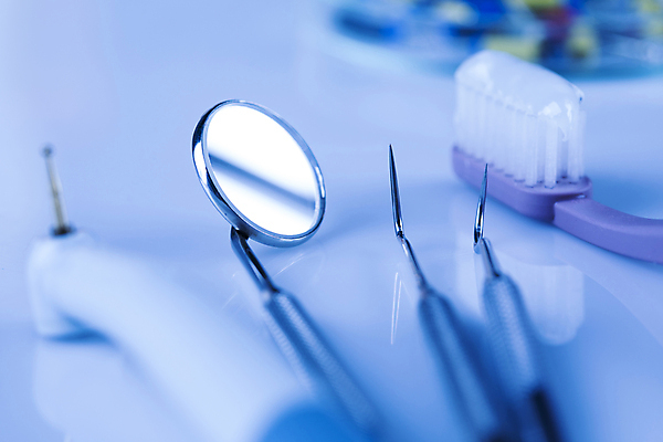 포토 JPG 해외이미지 사람없음 파란색 칫솔 치과용품 구강거울 해외포토 컬러 위생용품 의료용품 파일형식 이미지허브