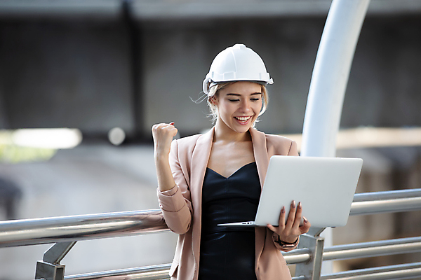 포토 JPG 해외이미지 직업 여자 남자 산업 종이 비즈니스 성공 설계 노동자 한명 안전 사람 가로 사무실 건설현장 흰색 업무 작업 비즈니스맨 그룹 엔지니어 감독 계획 안전모 헬멧 건축가 토론 땅 그림 경영자 청사진 공학 개발 건축업자 계약자 제어 프로젝트 건설근로자 해외포토 1 교육 건축 컬러 컨셉 건설업 직장인 기술자 안전장비 보호장비 계약 리더 파일형식 이미지허브