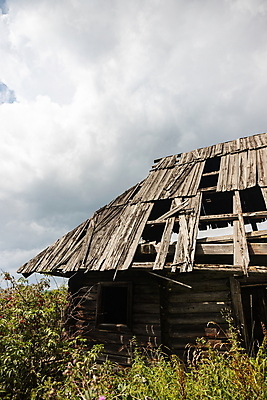 포토 JPG 해외이미지 나무 전통 외관 여행 백그라운드 밭 건축양식 자연 지붕 휴가 산 주택 사람없음 야외 건물 목재 초록색 뷰티 농장 마을 수확 골동품 시골 역사 숲 오두막 버리기 언덕 시골집 통나무 내추럴 수목 옛날 해외포토 식물 건축물 건축 컬러 농업 재료 모션 생태계 파일형식 이미지허브