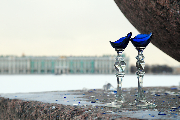 포토 JPG 해외이미지 전통 결혼 2 유리 사람없음 물 강 파티 와인 궁전 신혼여행 역사 재산 성자 크리스탈 오브젝트 러시아 랜드마크 러시아인 해외포토 자연요소 서양인 유럽 종교 고건축 재질 주류 이벤트 금융 광석 파일형식 이미지허브