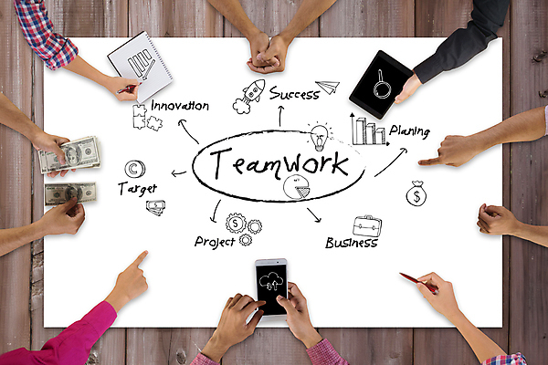 포토 JPG 해외이미지 직업 인터넷 비즈니스 사업가 통신 회의 아이디어 안테나 사람 사람없음 그래픽 단어 스마트폰 사무실 알약 디지털 작업 비즈니스우먼 네트워크 계획 연결 토론 고객 심볼 분석 시작 온라인 브레인스토밍 해외포토 문자 여자 컨셉 핸드폰 스마트기기 약 직장인 파일형식 이미지허브