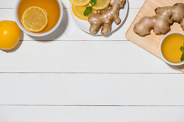 포토 JPG 해외이미지 실내 사람없음 레몬 생강 나무도마 레몬차 생강차 카피스페이스 나무배경 해외포토 백그라운드 채소 과일 도마 내부 목재 차_음료 공백 파일형식 이미지허브