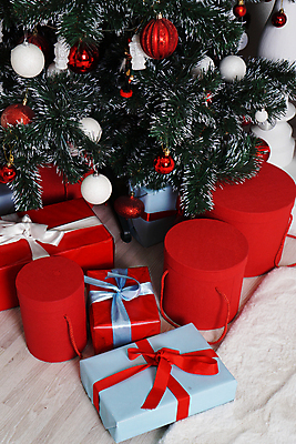 포토 JPG 해외이미지 나무 전통 계절 행복 별 리본 종이 백그라운드 크리스마스 겨울 공 휴가 새로움 기념 선물 이벤트 사람없음 장식 빨간색 초록색 빛 상자 뷰티 파티 축제 놀람 장식볼 흰색 나뭇가지 축하 인사 12월 연도 오브젝트 활 전나무 구성 해외포토 자연요소 식물 기념일 감정 컬러 컨셉 표정 예절 날짜 파일형식 이미지허브