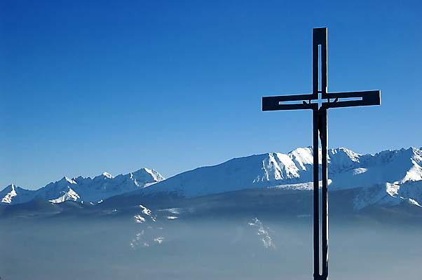 포토 JPG 해외이미지 계절 기독교 종교 여행 십자가 겨울 자연 하늘 휴가 산 풍경 사람없음 야외 파란색 태양 뷰티 희망 추위 흰색 예수 정상 심볼 언덕 휴양지 폴란드 절정 해외포토 자연요소 감정 유럽 컬러 장소 신_종교 생태계 파일형식 이미지허브