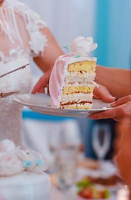 포토 JPG 해외이미지 전통 접시 손 커플 드레스 여자 남자 행복 음식 조각 결혼 백그라운드 꽃무늬 탁자 결혼식 디저트 함께함 사랑 사람 인종 정장 이벤트 사람없음 장식 세로 파티 케이크 흰색 축하 잡기 달콤 맛 배열 먹기 통일 파스텔톤 프로스팅 해외포토 식기 옷 꽃 감정 컬러 가구 컨셉 무늬 관계 모션 신체부위 제빵 파일형식 이미지허브