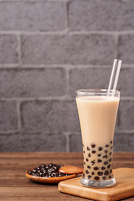 포토 JPG 해외이미지 디저트 잔 실내 빨대 사람없음 나무숟가락 나무도마 나무접시 나무탁자 버블티 타피오카펄 해외포토 식기 접시 음료 음식 탁자 도마 내부 목재 숟가락 파일형식 이미지허브