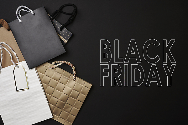 포토 JPG 해외이미지 종이 백그라운드 컨셉 가방 비즈니스 포장 검은배경 휴가 선물 사람없음 쇼핑 쇼핑백 유행 세일 쌓기 상점 검은색 축제 축하 인사 시장 구매 사인 상업 패키지 질서 소매 온라인 승진 금요일 마케팅 매각 플랫레이 카피스페이스 블랙프라이데이 제의 해외포토 잡화 컬러 모션 데이이벤트 공백 예절 플랫 요일 파일형식 이미지허브