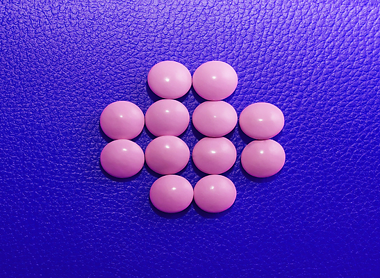 포토 JPG 해외이미지 과학 백그라운드 컨셉 건강 병원 사람없음 치료 컬러풀 알약 약 고통 흰색 약초 질병 컨테이너 약국 처방 테라피 중독 조제 고립 돌봄 마약 복용 진통제 헬프 화학물질 항생제 많음 해외포토 감정 산업 컬러 의학 모션 뷰티 도움 풀_식물 화학 만들기 파일형식 이미지허브