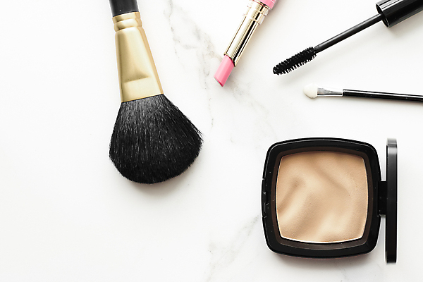 포토 JPG 해외이미지 사람없음 하이앵글 뷰티 화장품 립스틱 화려 고급 오브젝트 흰배경 마스카라 메이크업브러쉬 팩트 플랫레이 해외포토 아이섀도브러쉬 뷰포인트 백그라운드 컨셉 흰색 붓 플랫 파일형식 이미지허브