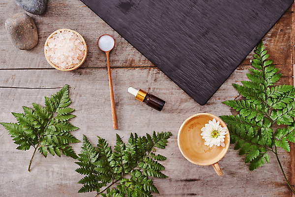 포토 JPG 해외이미지 꽃 잎 실내 사람없음 목재 컵 돌_바위 나무숟가락 돌판 앰플 입욕소금 나무배경 해외포토 나무 식물 식기 백그라운드 재료 내부 숟가락 미용용품 소금 파일형식 이미지허브