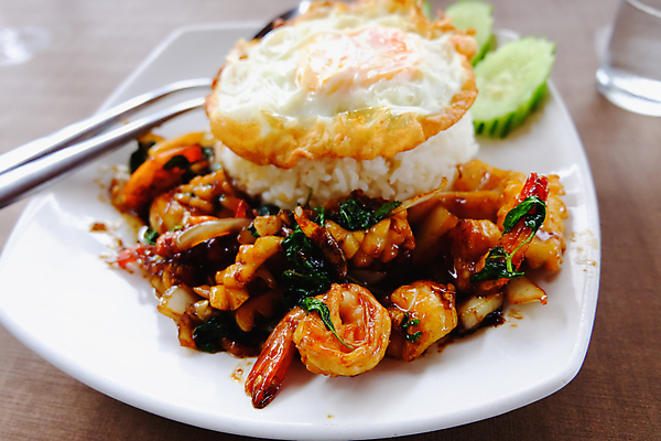 포토 JPG 해외이미지 전통 접시 아시아 음식 백그라운드 채소 태국 고추 탁자 밥 새우 건강 육류 돼지고기 요리 동양인 사람없음 빨간색 초록색 식당 계란 식사 저녁식사 치킨 튀김 흰색 신선 뜨거움 맛 아침식사 상추 인도인 먹기 향신료 매움 후추 바질 오믈렛 점심식사 바실리카 타르트 맛있는 해외포토 외국인 식기 나라 빵 컬러 가구 컨셉 식재료 모션 갑각류 인종 상점 알 계란요리 파이_빵 닭고기요리 향미료 파일형식 이미지허브