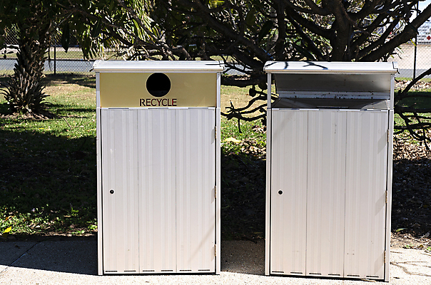 포토 JPG 해외이미지 공원 사람없음 야외 햇빛 태양 환경 재활용 쓰레기통 호주 쓰레기 거절 처리 철강 해외포토 자연요소 공공시설 컨셉 오세아니아 친환경 파일형식 이미지허브