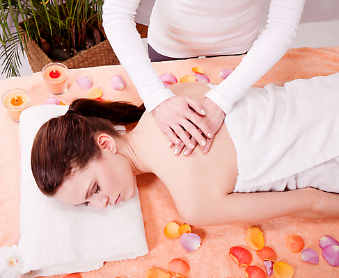 포토 JPG 해외이미지 백인 직업 라이프스타일 손 웰빙 여자 행복 얼굴 컨셉 신체 휴가 휴식 건강 관리 미소 사람 성인 두명 치료 수건 뷰티 상점 스파 흰색 마사지 고급 미용사 피부 어깨 테라피 거짓말 돌봄 안마사 해외포토 서양인 감정 컬러 의학 모션 표정 생활 신체부위 위생용품 파일형식 이미지허브