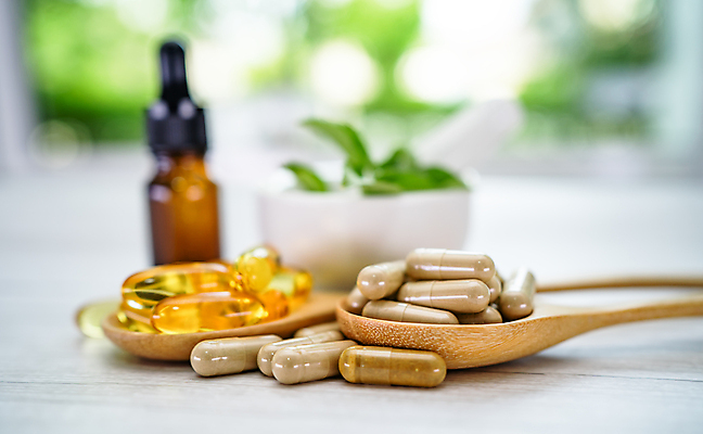 포토 JPG 해외이미지 건강 사람없음 알약 약 숟가락 스포이트 허브 유기농 절구 공병 절구방아 해외포토 식물 웰빙 의학 수저 도구 피펫 병_담는 파일형식 이미지허브