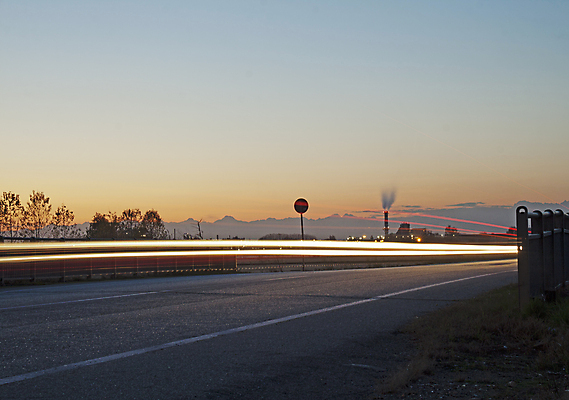 포토 JPG 해외이미지 구름 실루엣 백그라운드 오렌지 비즈니스 건축양식 창문 자연 하늘 아침 주택 따뜻함 풍경 사람없음 야외 건물 그래픽 여름 도시풍경 햇빛 태양 일출 탑 검은색 황혼 일몰 새벽 가을 도시 야간 저녁 큼 장면 타운 스카이라인 수평선 해외포토 주간 자연요소 건축물 계절 건축 컬러 과일 촬영기법 노을 크기 생태계 파일형식 이미지허브