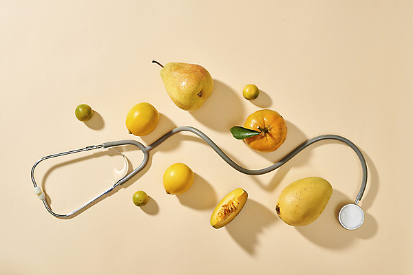 포토 JPG 해외이미지 다이어트 청진기 실내 그림자 사람없음 하이앵글 레몬 서양배 베이지색배경 해외포토 뷰포인트 백그라운드 과일 의료기기 건강 내부 배_과일 베이지색 파일형식 이미지허브