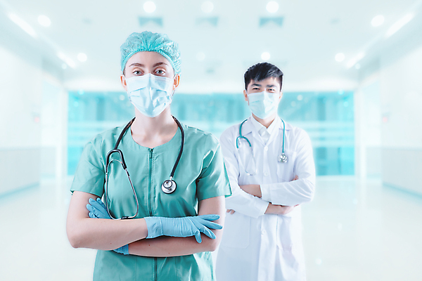 포토 JPG 해외이미지 직업 과학 백그라운드 컨셉 유니폼 청진기 건강 병원 실험 사람 두명 치료 글로벌 약 건강관리 팔짱 진료 장비 환자 간호사 의사 긴급 자신감 수술 실험실 질병 연습 외과 돌봄 심장병 인턴 해외포토 옷 감정 비즈니스 의학 의료기기 모션 관리 의료진 파일형식 이미지허브