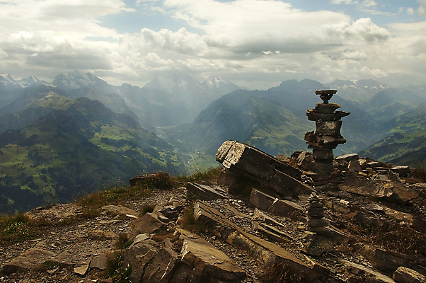 포토 JPG 해외이미지 유럽 자연 하늘 아침 산 사람없음 초록색 태양 뷰티 여행객 평화 고요 안개 스위스 암초 절정 목가 해외포토 주간 자연요소 나라 컬러 컨셉 날씨 사람 생태계 파일형식 이미지허브