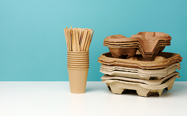 포토 JPG 해외이미지 하늘색 사람없음 갈색 종이컵 친환경 패키지 나무막대기 컵홀더 해외포토 컬러 컵 파란색 환경 막대기 일회용 홀더 파일형식 이미지허브