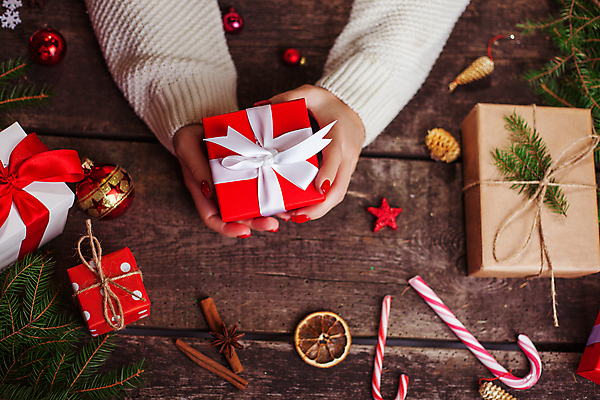 포토 JPG 해외이미지 나무 여자 기념일 행복 리본 종이 백그라운드 크리스마스 겨울 포장 휴가 새로움 기념 발렌타인데이 선물 사랑 사람없음 장식 빨간색 빛 쇼핑 상자 산타클로스 파티 축제 놀람 덮개 축하 인사 잡기 신용카드 생일 12월 연도 활 주기 팩 패키지 마법 판지 포장소품 해외포토 식물 계절 감정 컬러 컨셉 모션 데이이벤트 표정 사람 이벤트 금융 화장품 뚜껑 예절 날짜 오브젝트 포장재료 파일형식 이미지허브