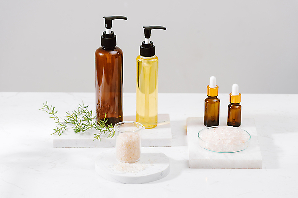 포토 JPG 해외이미지 실내 사람없음 뷰티 스파 피부관리 흰배경 스파용품 샴푸 단상 공병 샤워용품 샴푸용기 앰플 브랜딩 입욕소금 해외포토 생활용품 백그라운드 내부 위생용품 흰색 미용용품 용기_그릇 오브젝트 소금 병_담는 파일형식 이미지허브