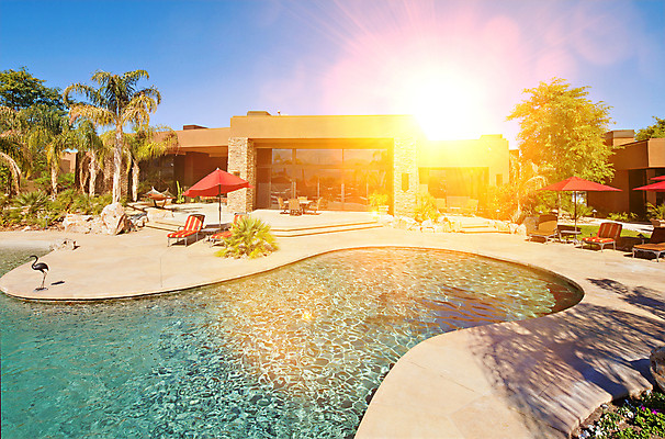 포토 JPG 해외이미지 주간 휴식 주택 야외수영장 사람없음 야외 여름휴가 바캉스 야자수 햇빛 태양 시원함 빌라 선베드 해외포토 자연요소 나무 컨셉 의자 휴가 수영장 건물 파일형식 여름_계절 이미지허브