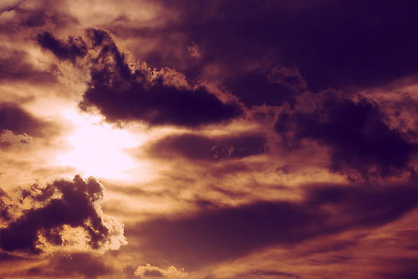 포토 JPG 해외이미지 구름 백그라운드 하늘 날씨 그림자 사람없음 어둠 황혼 새벽 회색 폭풍 천국 흐림 뇌우 세피아 폭풍우 해외포토 자연요소 컬러 촬영기법 일몰 비_날씨 자연재해 파일형식 이미지허브