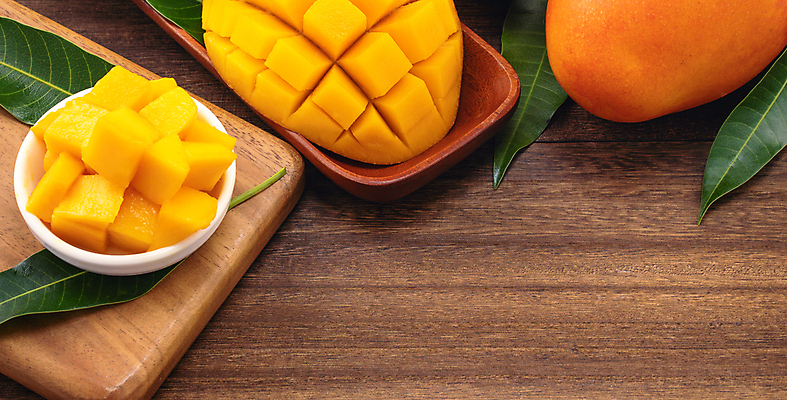 포토 JPG 해외이미지 스튜디오촬영 그릇 나뭇잎 쟁반 사람없음 목재 노란색 망고 해외포토 나무 식기 컬러 잎 재료 실내 열대과일 파일형식 이미지허브