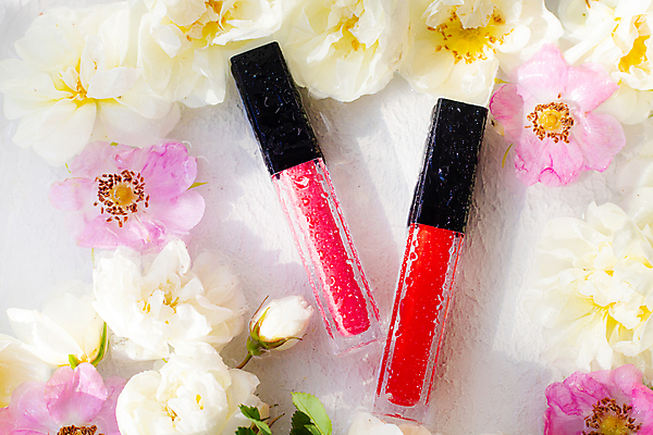 포토 JPG 해외이미지 스튜디오촬영 무료이미지 꽃 사람없음 화장품 물방울 오브젝트 꽃봉오리 립글로스 해외포토 식물 실내 뷰티 파일형식 이미지허브