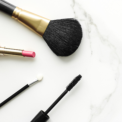 포토 JPG 해외이미지 사람없음 하이앵글 뷰티 화장품 립스틱 화려 고급 오브젝트 흰배경 마스카라 메이크업브러쉬 플랫레이 해외포토 아이섀도브러쉬 뷰포인트 백그라운드 컨셉 흰색 붓 플랫 파일형식 이미지허브