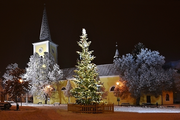 포토 JPG 해외이미지 나무 전통 유럽 종교 여행 백그라운드 크리스마스 겨울 건축양식 하늘 휴가 전등 새로움 거리 독일 선물 사람없음 야외 장식 파란색 산타클로스 교회 마을 탑 축제 추위 축하 도시 시간 야간 저녁 12월 연도 정사각형 체코 타운 빛망울 부다페스트 옛날 해외포토 자연요소 도형 식물 건축물 계절 기념일 건축 나라 컬러 컨셉 종교건축 조명 건물 빛 날짜 헝가리 파일형식 이미지허브