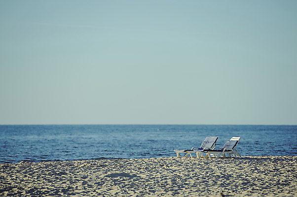 포토 JPG 해외이미지 구름 모래 바다 섬 여행 의자 우산 자연 하늘 휴가 휴식 풍경 사람없음 야외 물 여름 파란색 태양 뷰티 맑음 침묵 낭만 흰색 전원 만 양산 석호 몰디브 완벽 이국적 터키석 파라다이스 수평선 해외포토 자연요소 계절 아시아 컬러 가구 컨셉 날씨 소리 전기에너지 보석 생태계 파일형식 이미지허브