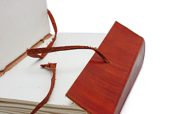 포토 JPG 해외이미지 손 종이 줄 조각 백그라운드 텍스트 창조 사람없음 장식 책 빨간색 갈색 다이어리 쪽지 수확 덮개 흰색 기록 그리기 잡지 접속 가죽 스케치 묶기 문서 통나무 노끈 대본 양피지 엮은 옛날 원고 장식술 해외포토 레이스천 나무 컬러 농업 모션 미술 신체부위 간행물 사무용품 뚜껑 직물 파일형식 이미지허브