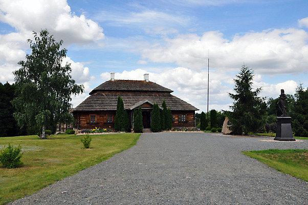 포토 JPG 해외이미지 공원 여행 건축양식 자연 주택 풍경 사람없음 야외 건물 목재 여름 뷰티 미국 궁전 프랑스 역사 박물관 복고 영웅 기념물 폴란드 독립 벨로루시 옛날 해외포토 나무 건축물 계절 공공시설 건축 유럽 고건축 북아메리카 재료 생태계 파일형식 이미지허브