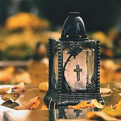 포토 JPG 해외이미지 꽃 종교 잎 유리 휴가 휴식 천사 사람없음 빨간색 빛 평화 할로윈 등불 죽음 무덤 11월 심볼 묘사 기념물 통과 장례 옛날 장례식 추모 화상 해외포토 식물 컬러 컨셉 재질 조명 날짜 상처 파일형식 이미지허브