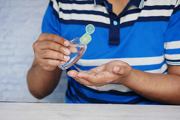 포토 JPG 해외이미지 직업 헤어스타일 손 남자 실내 한명 성인 치료 뷰티 화장품 액체 붓기 떨어짐 기름 상품 아로마테라피 린스 해외포토 1 음식 컨셉 의학 모션 사람 내부 신체부위 테라피 파일형식 이미지허브