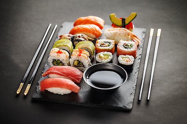 포토 JPG 해외이미지 전통 음식 백그라운드 젓가락 밥 건강 어류 동양인 사람없음 빨간색 세트 일본 검은색 식사 어둠 초밥 회 맛 해산물 날것 연어 대두 석판 맛있는 해외포토 아시아 컬러 컨셉 수저 인종 수중동물 일본음식 파일형식 이미지허브