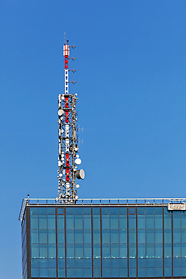 포토 JPG 해외이미지 접시 외관 선 패턴 비즈니스 건축양식 통신 유리 하늘 지붕 모바일 새로움 안테나 사람없음 야외 건물 파란색 스마트폰 반사 탑 금속 장비 회색 판넬 네트워크 전자레인지 역 무선전화기 전화기 묘사 수화기 라디오 신호 상업 방송 전염 송신기 철강 셀룰러 해외포토 식기 건축물 건축 컬러 컨셉 무늬 교통시설 재질 전자제품 핸드폰 스마트기기 가전제품 레인지 질병 감염 파일형식 이미지허브