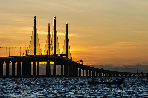 포토 JPG 해외이미지 디자인 아시아 바다 오렌지 건축양식 교통시설 자연 아침 사람없음 야외 빛 태양 일출 보트 고속도로 연결 말레이시아 감탄 수평선 해외포토 주간 자연요소 건축 나라 도로 교통 배_교통 과일 노을 시설 생태계 파일형식 이미지허브